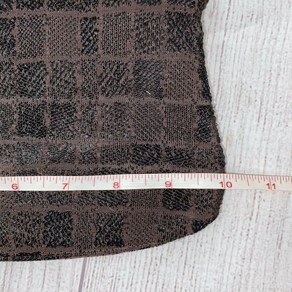 Vintage fold over clutch w/metal clasp closure & satin lining - Picture 7 of 8